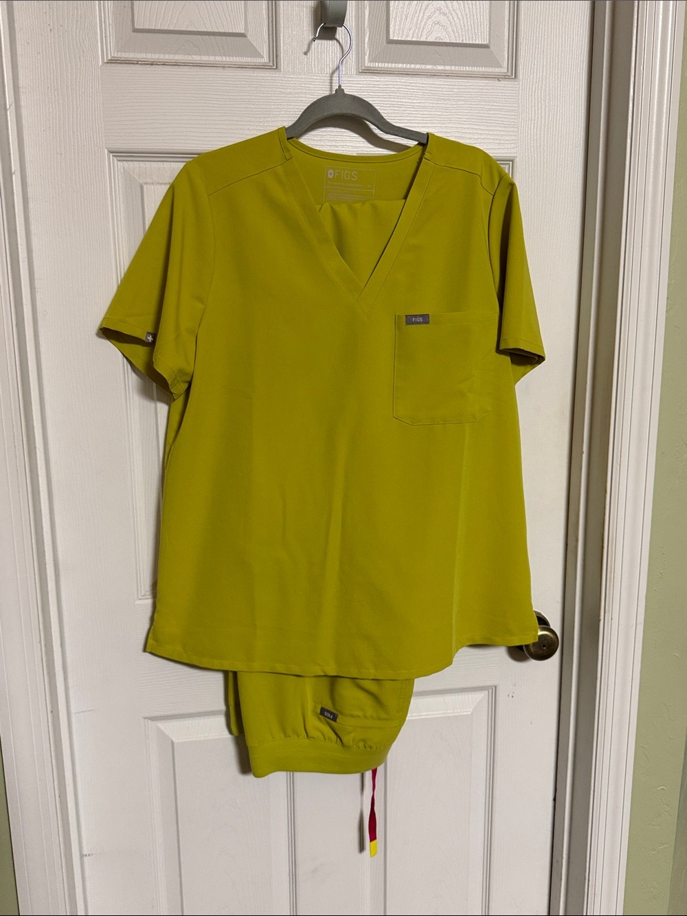 Figs Women's Scrub Set - Lime Green V-Neck Top & Pants
